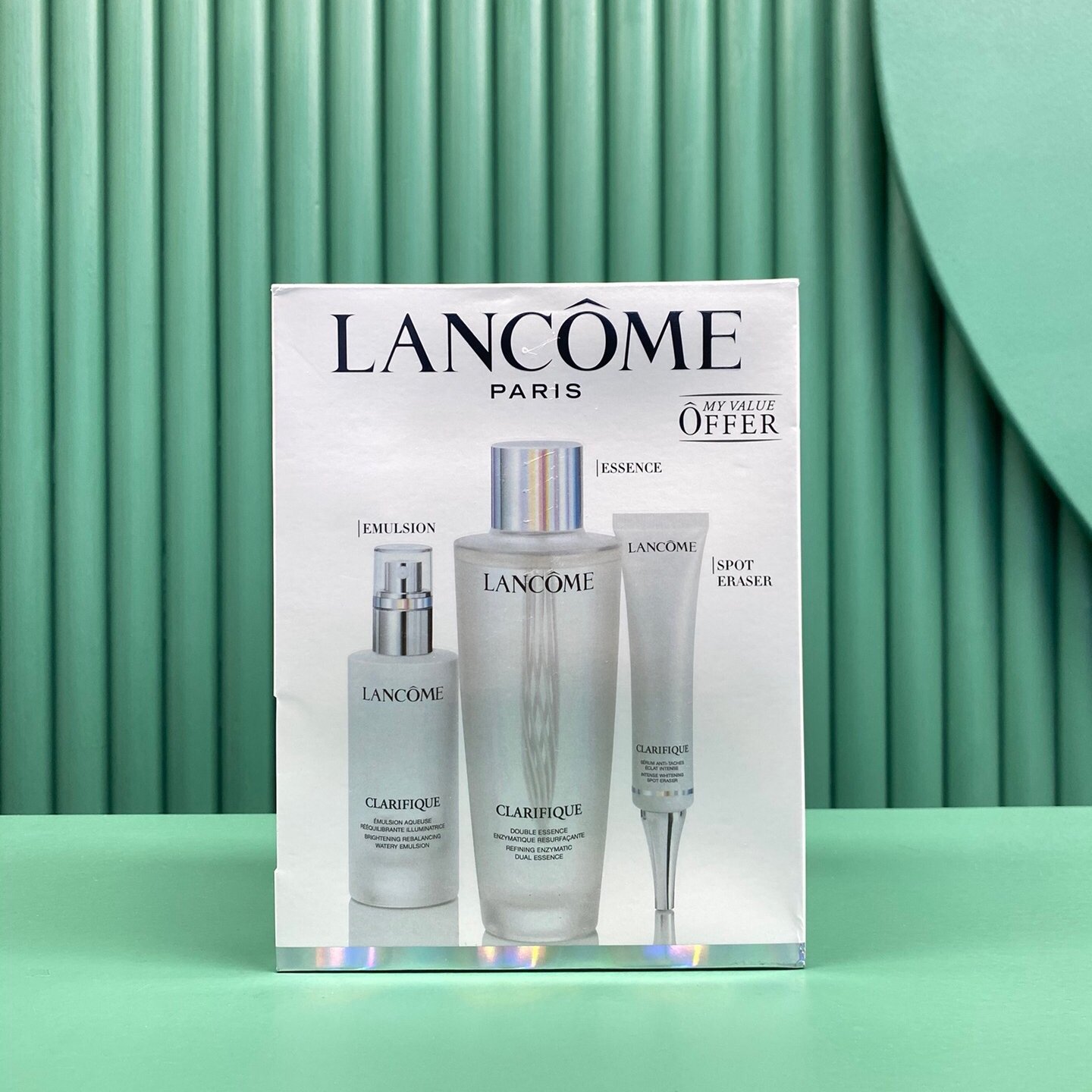 Lancome Aurora three-piece set! Contains: Aurora Water 250ml, Emulsion 5 75ml, Aurora Essence 50ml